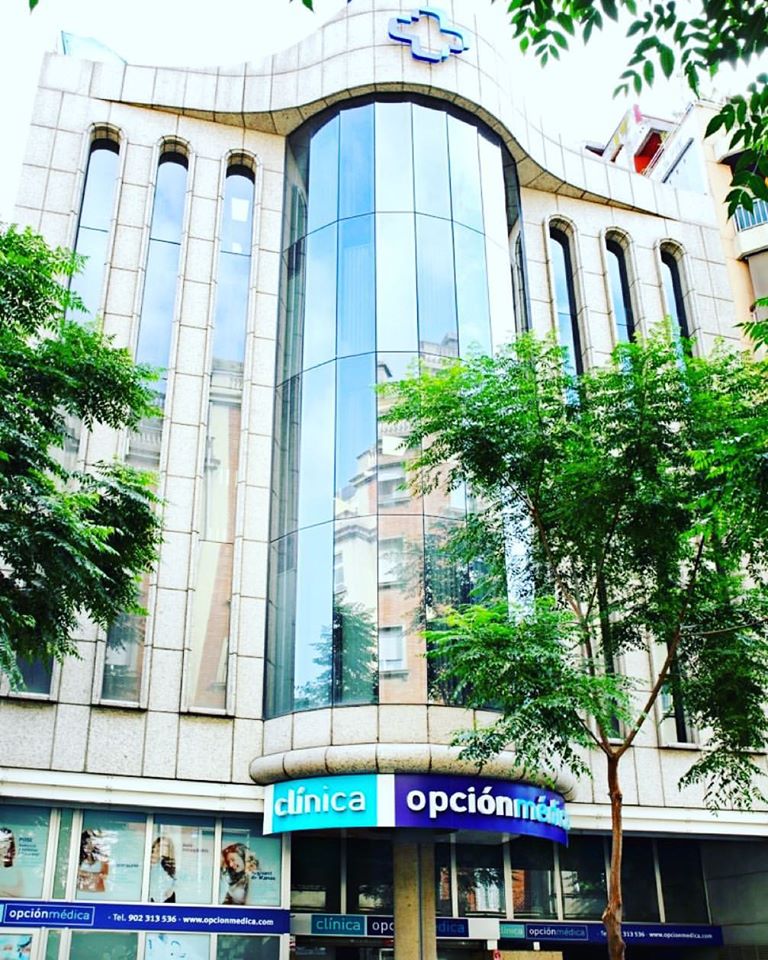 proyectos, marketing, branding - - Branding y comunicación para clínicas de cirugía plástica y obesidad Clinica estetica barcelona fachada comunicacion - Branding y comunicación para clínicas de cirugía plástica y obesidad