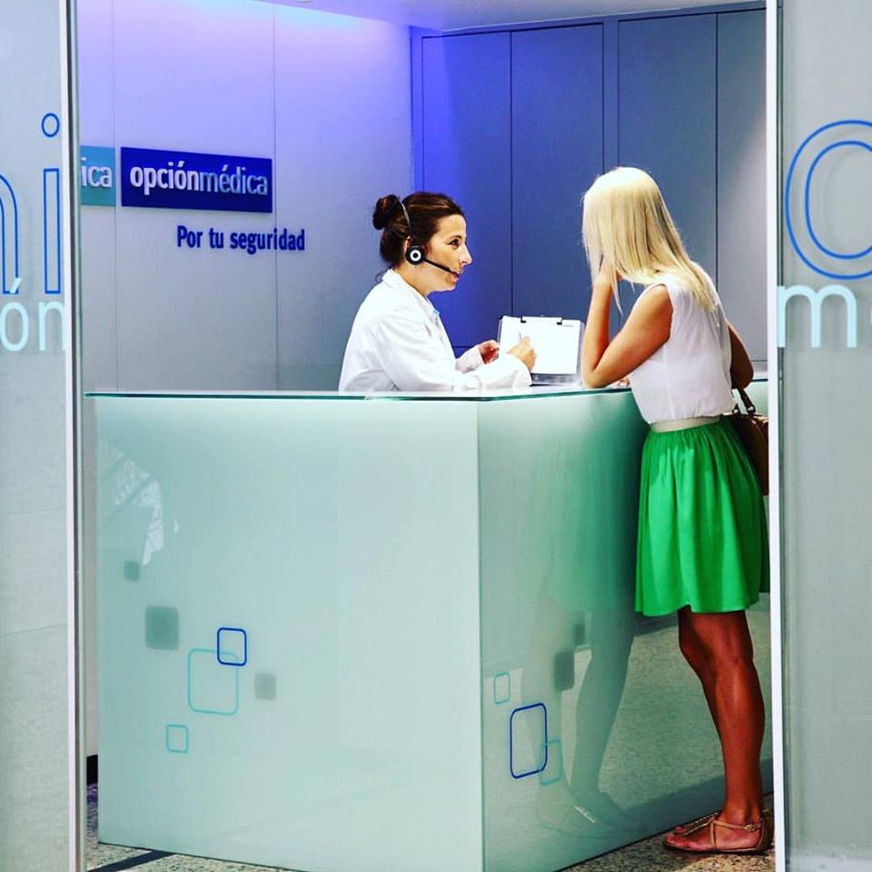 proyectos, marketing, branding - - Branding y comunicación para clínicas de cirugía plástica y obesidad diseno grafico rotulacion interior Barcelona - Branding y comunicación para clínicas de cirugía plástica y obesidad